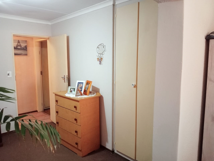 4 Bedroom Property for Sale in Groeneweide Gauteng