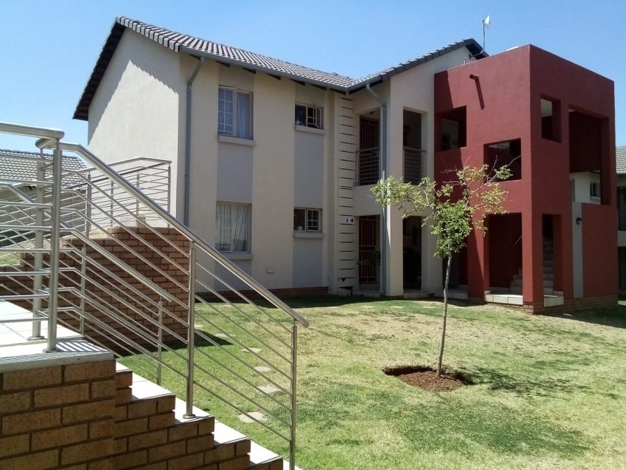 To Let 2 Bedroom Property for Rent in Noordwyk Gauteng