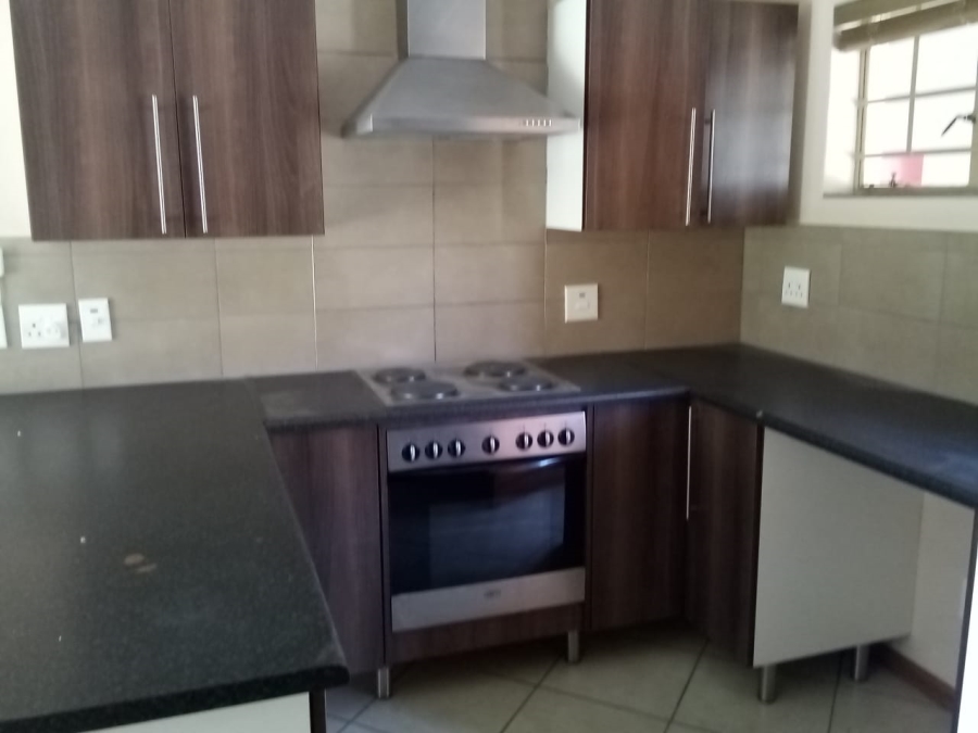 To Let 2 Bedroom Property for Rent in Noordwyk Gauteng