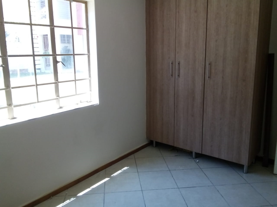 To Let 2 Bedroom Property for Rent in Noordwyk Gauteng