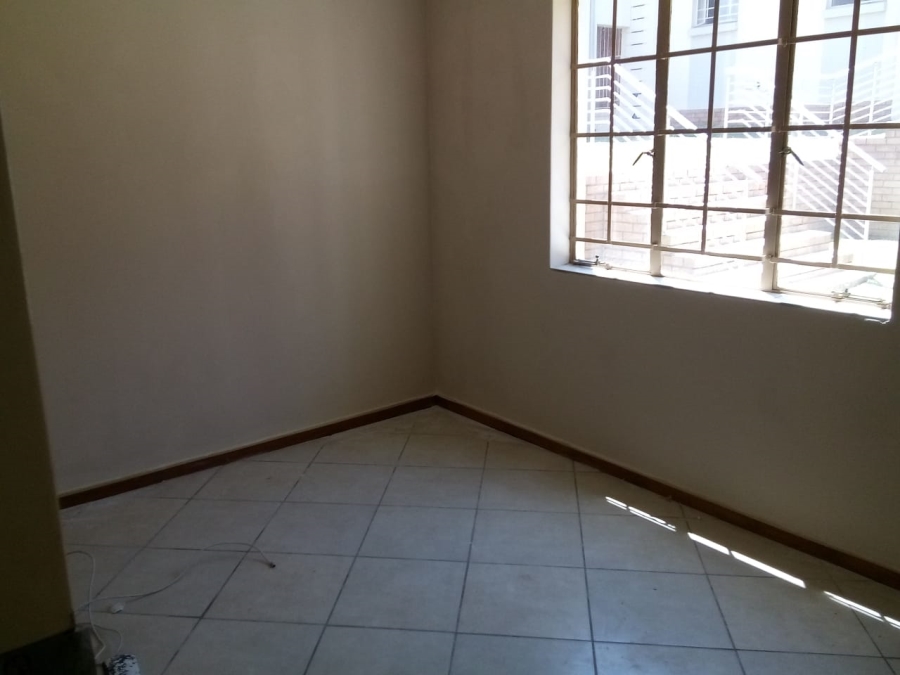 To Let 2 Bedroom Property for Rent in Noordwyk Gauteng