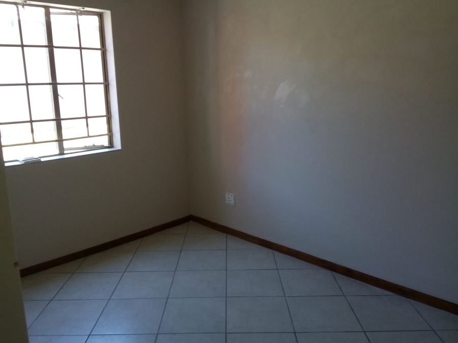 To Let 2 Bedroom Property for Rent in Noordwyk Gauteng