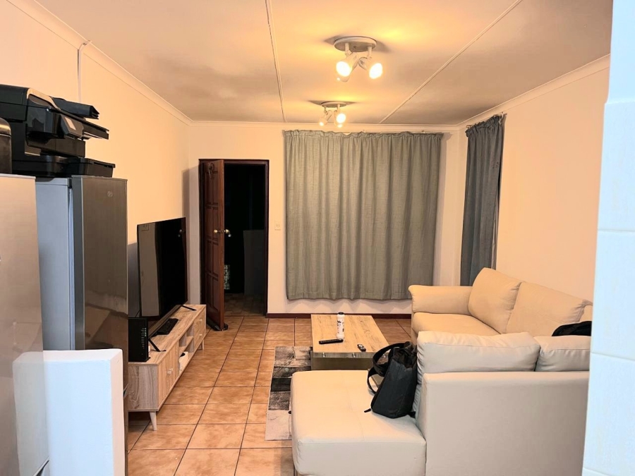 To Let 1 Bedroom Property for Rent in Vorna Valley Gauteng