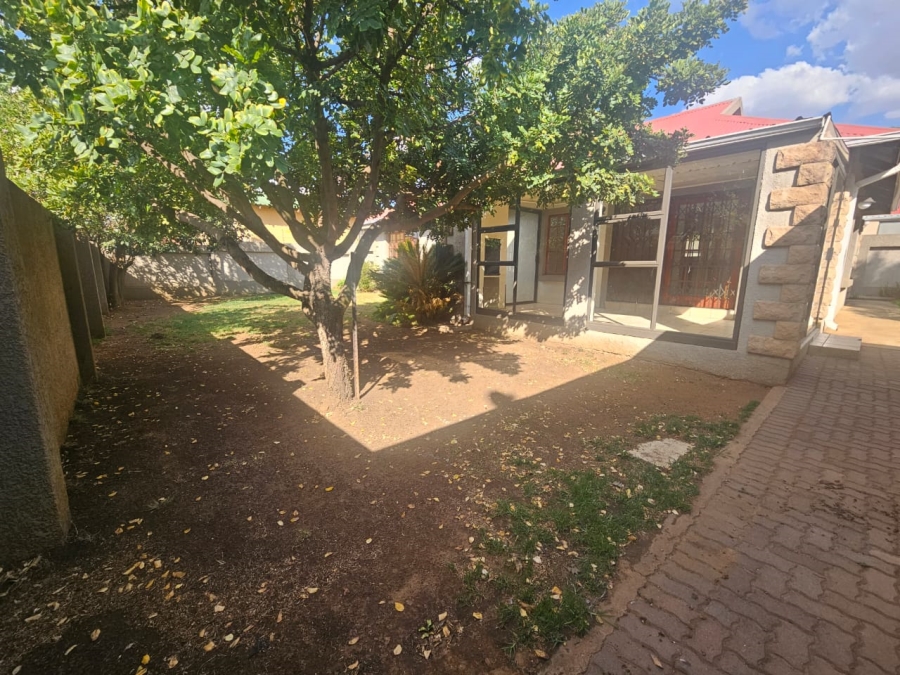 To Let 3 Bedroom Property for Rent in Rensburg Gauteng