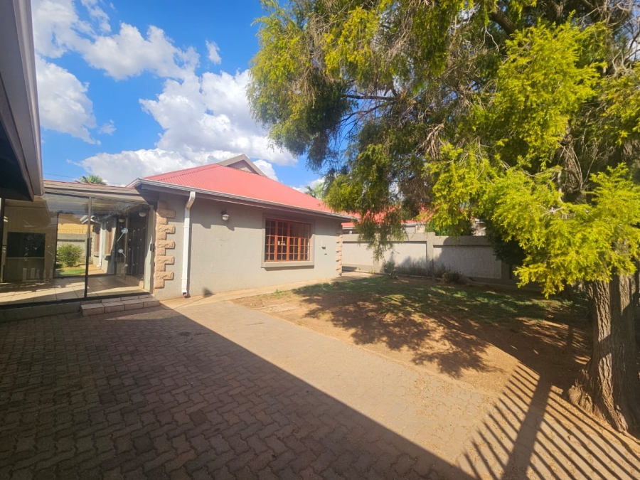 To Let 3 Bedroom Property for Rent in Rensburg Gauteng