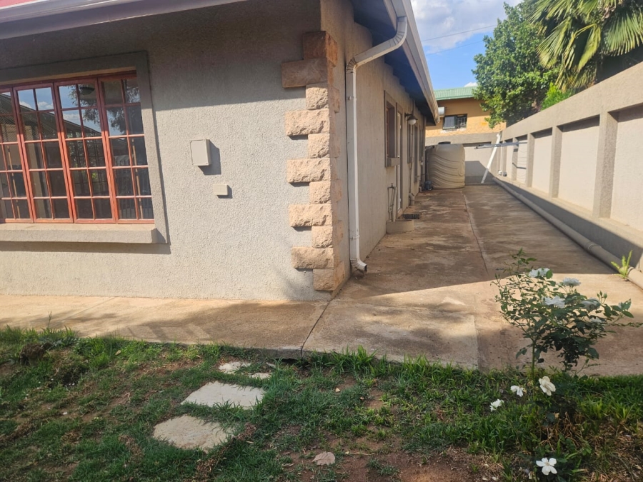 To Let 3 Bedroom Property for Rent in Rensburg Gauteng