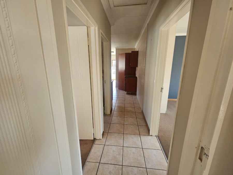 To Let 3 Bedroom Property for Rent in Rensburg Gauteng