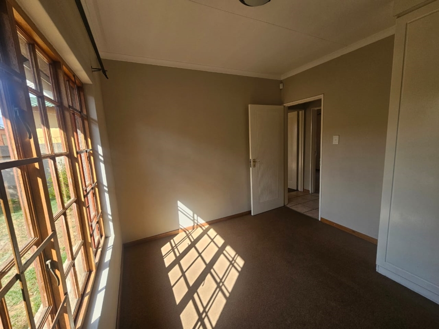 To Let 3 Bedroom Property for Rent in Rensburg Gauteng