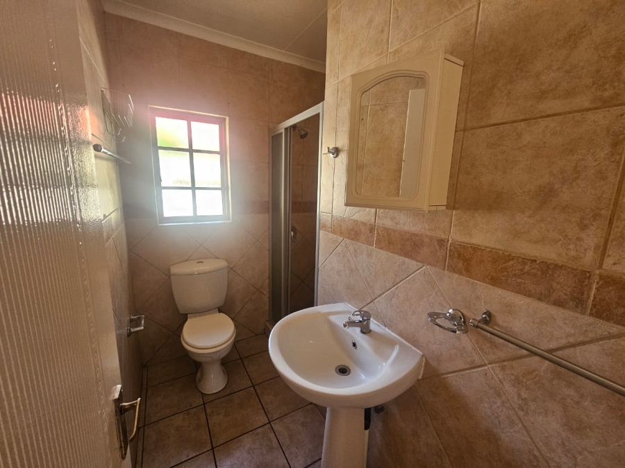 To Let 3 Bedroom Property for Rent in Rensburg Gauteng