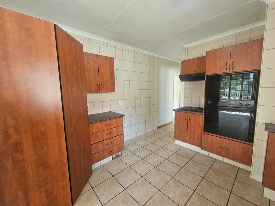 To Let 3 Bedroom Property for Rent in Rensburg Gauteng