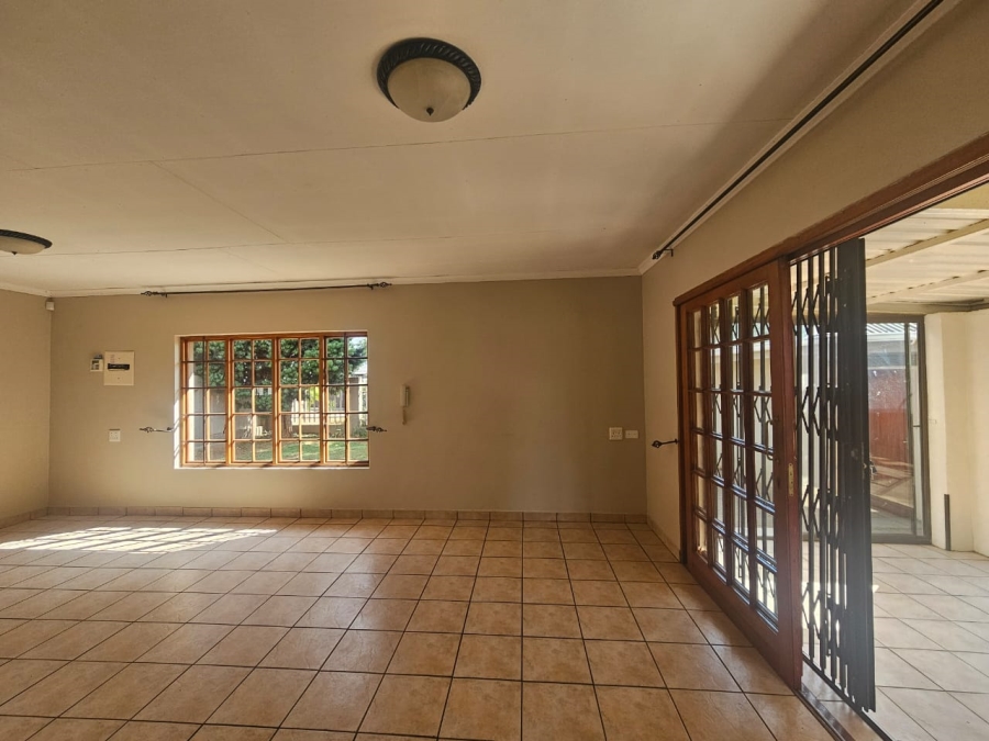 To Let 3 Bedroom Property for Rent in Rensburg Gauteng