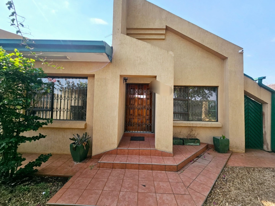 3 Bedroom Property for Sale in Laudium Gauteng