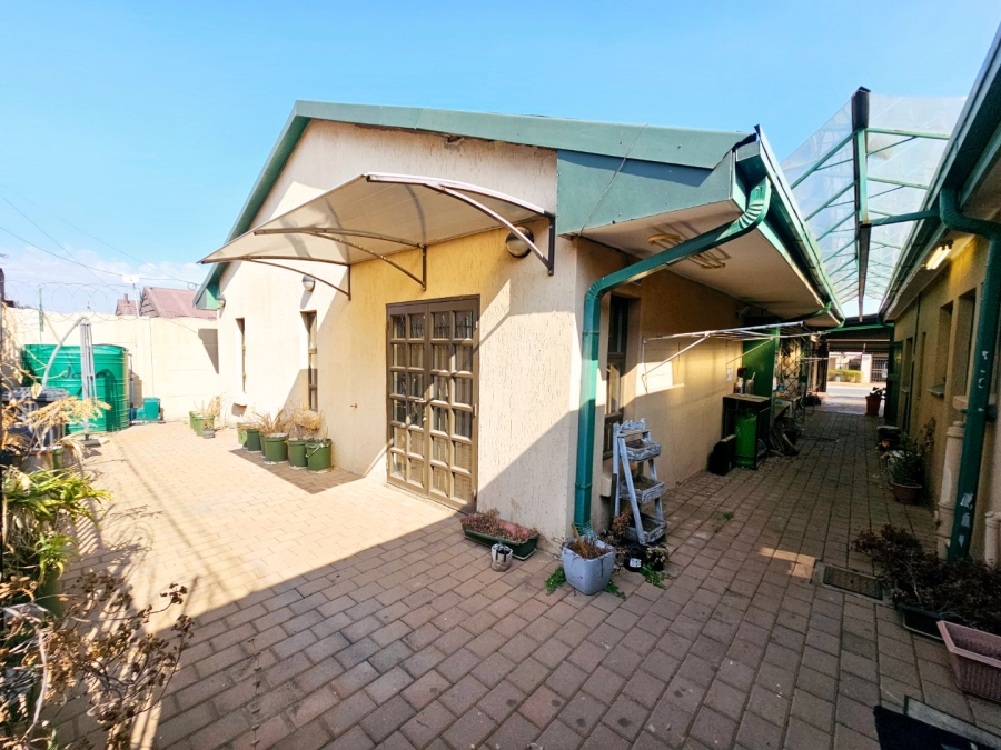 3 Bedroom Property for Sale in Laudium Gauteng