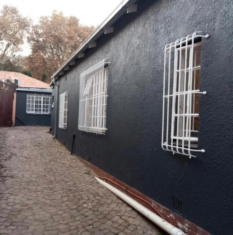 6 Bedroom Property for Sale in Bezuidenhout Valley Gauteng