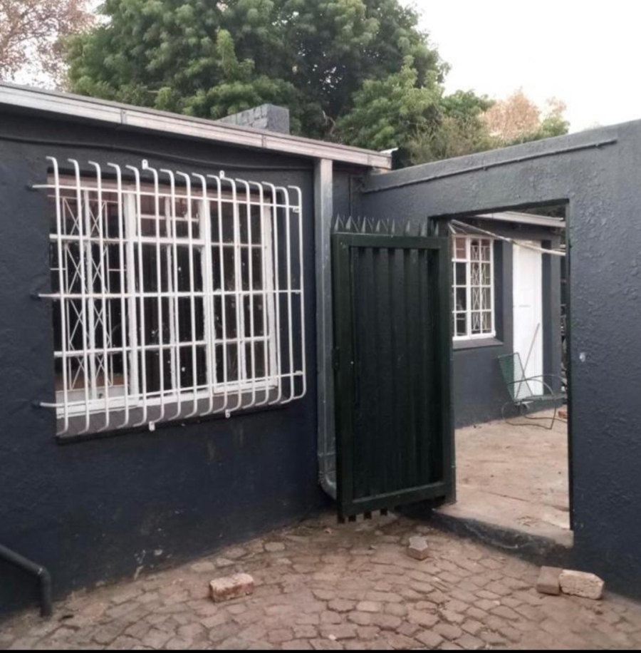 6 Bedroom Property for Sale in Bezuidenhout Valley Gauteng