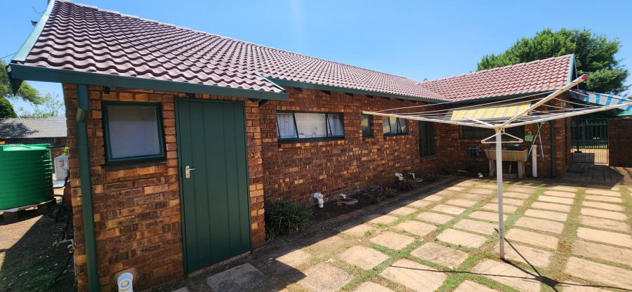 3 Bedroom Property for Sale in Wierda Park Gauteng