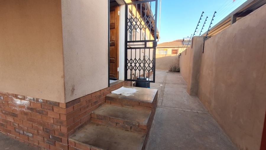 2 Bedroom Property for Sale in Glenway Estate Gauteng