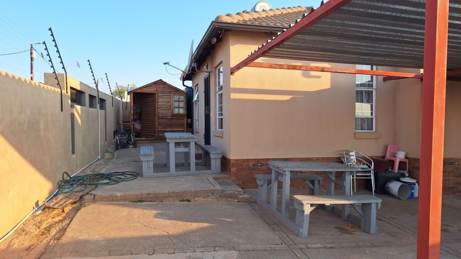 2 Bedroom Property for Sale in Glenway Estate Gauteng