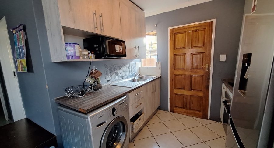 2 Bedroom Property for Sale in Glenway Estate Gauteng