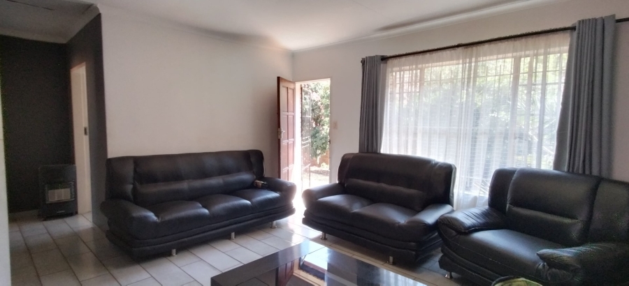 2 Bedroom Property for Sale in Zwartkop Gauteng