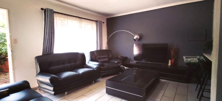 2 Bedroom Property for Sale in Zwartkop Gauteng