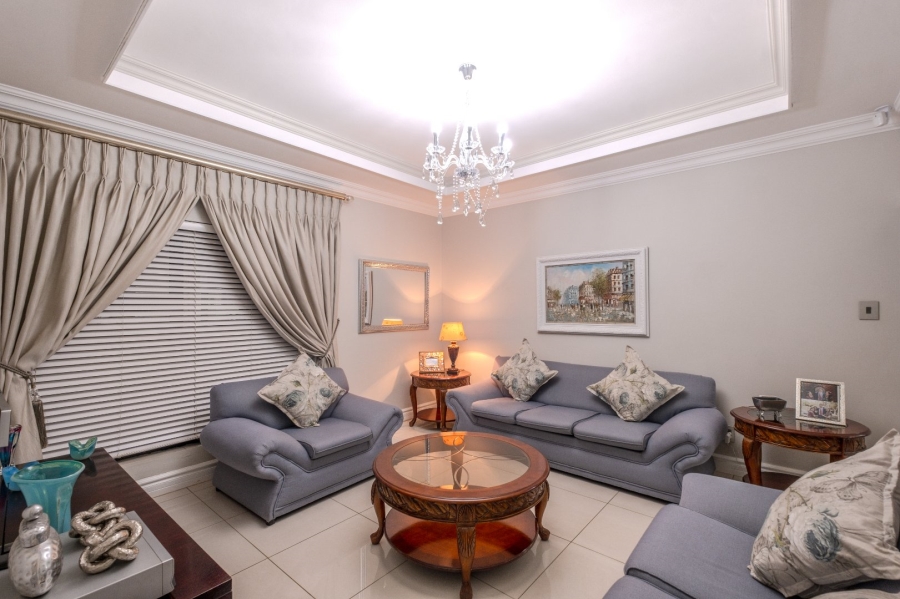 5 Bedroom Property for Sale in The Wilds Gauteng