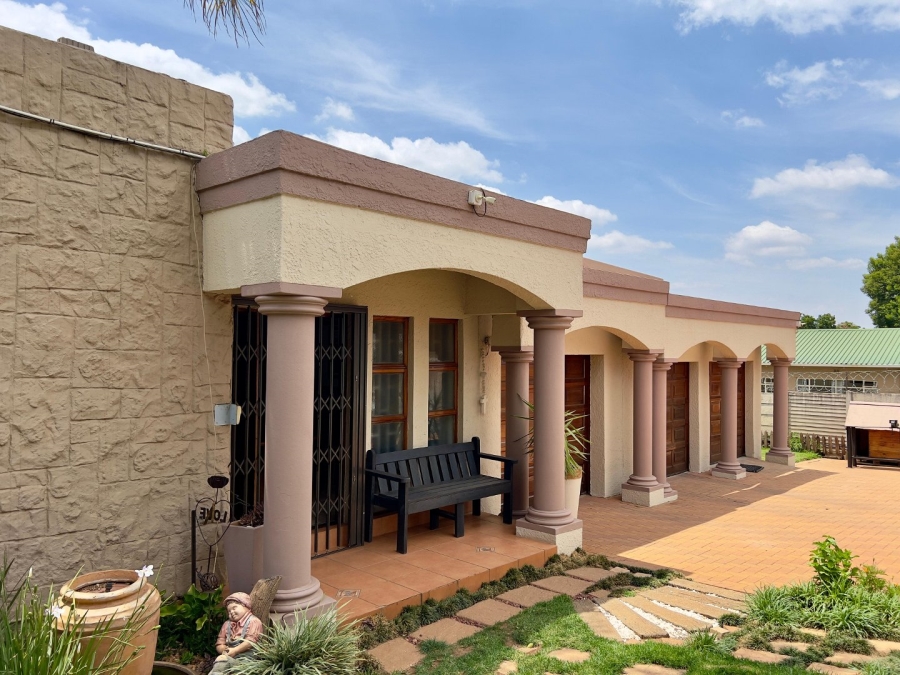 3 Bedroom Property for Sale in Edleen Gauteng