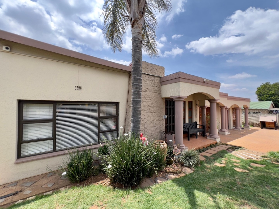 3 Bedroom Property for Sale in Edleen Gauteng