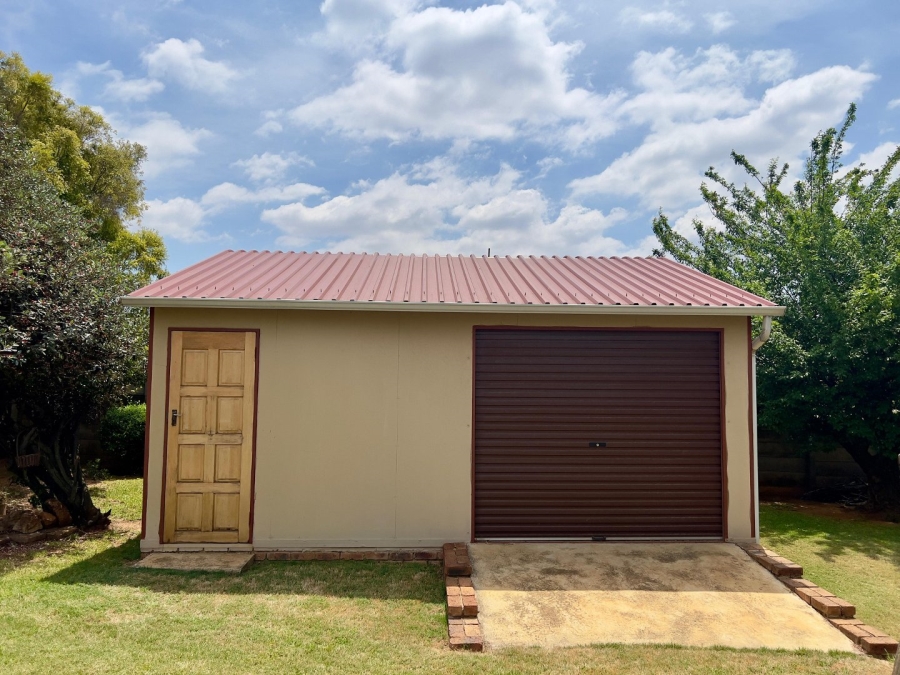 3 Bedroom Property for Sale in Edleen Gauteng