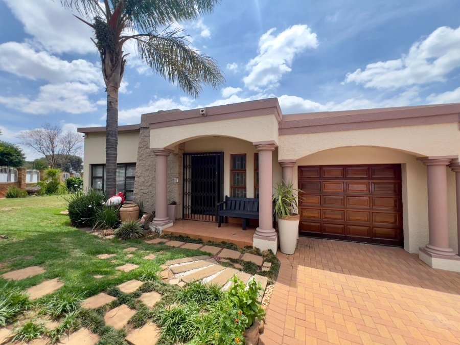 3 Bedroom Property for Sale in Edleen Gauteng