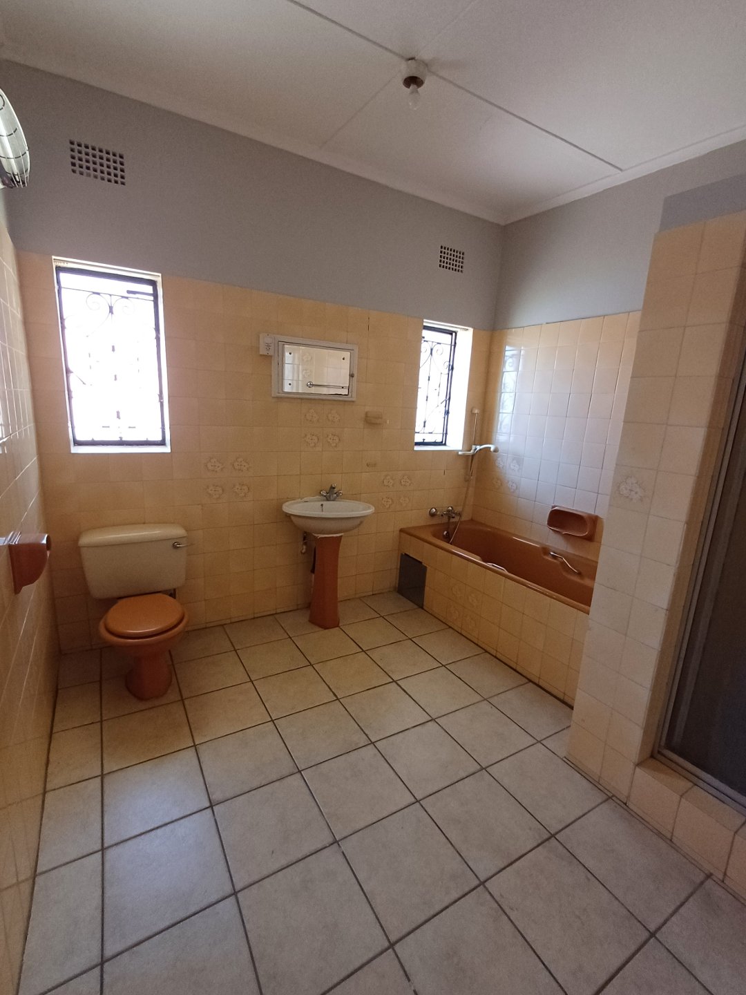 To Let 3 Bedroom Property for Rent in Cyrildene Gauteng