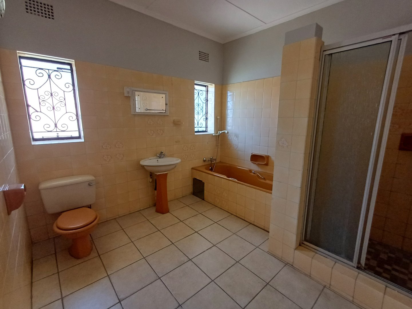 To Let 3 Bedroom Property for Rent in Cyrildene Gauteng