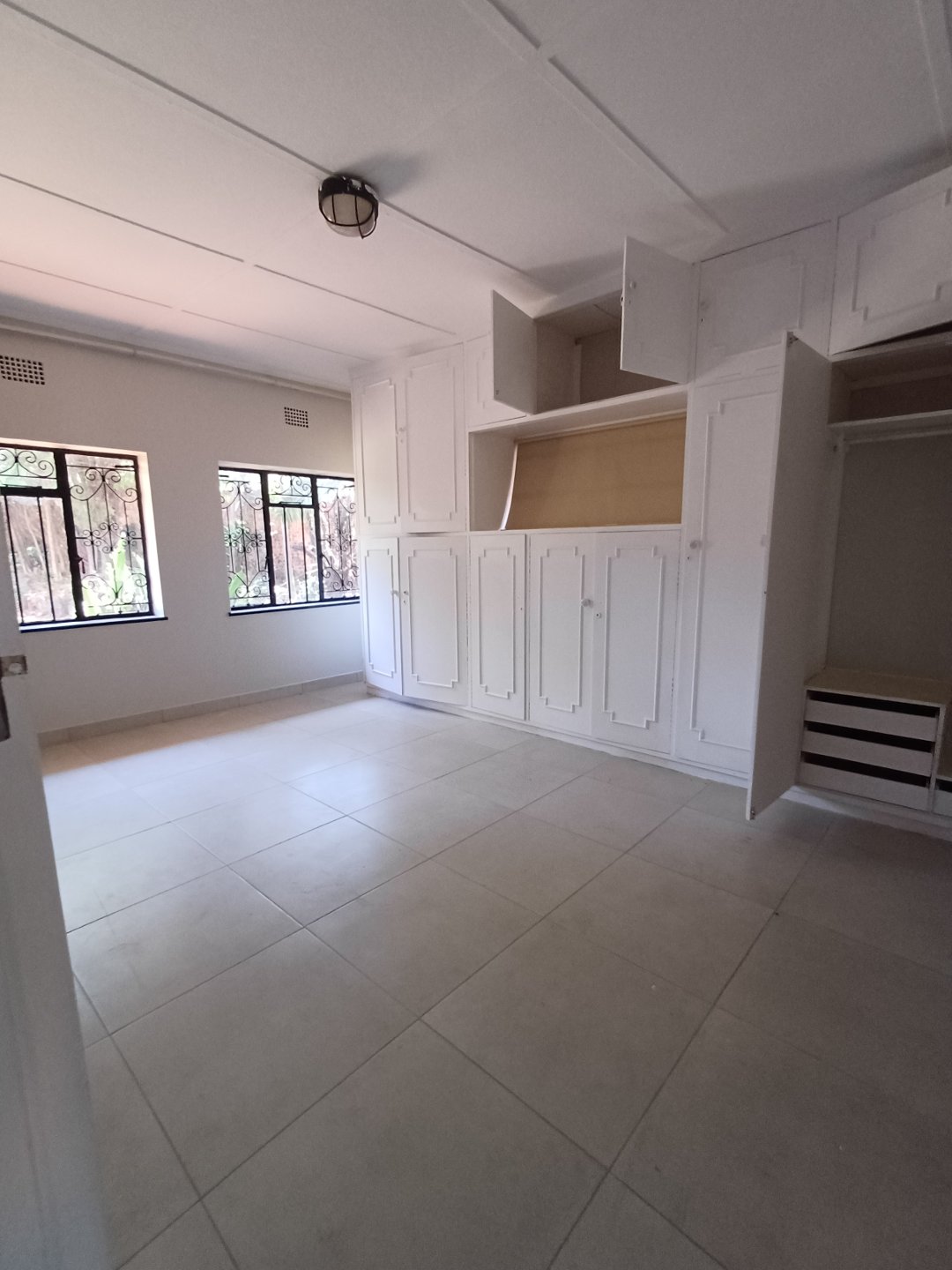 To Let 3 Bedroom Property for Rent in Cyrildene Gauteng