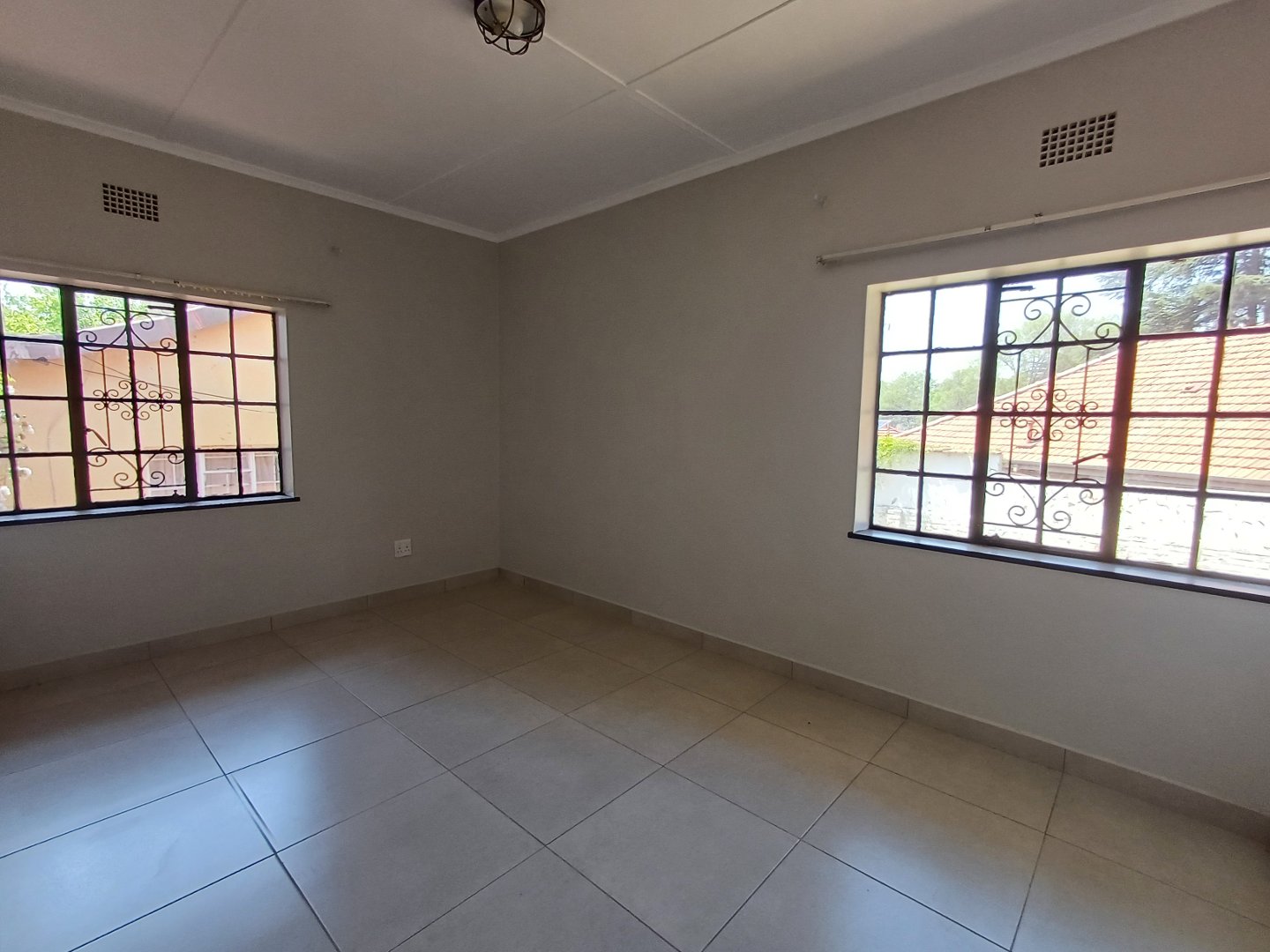 To Let 3 Bedroom Property for Rent in Cyrildene Gauteng