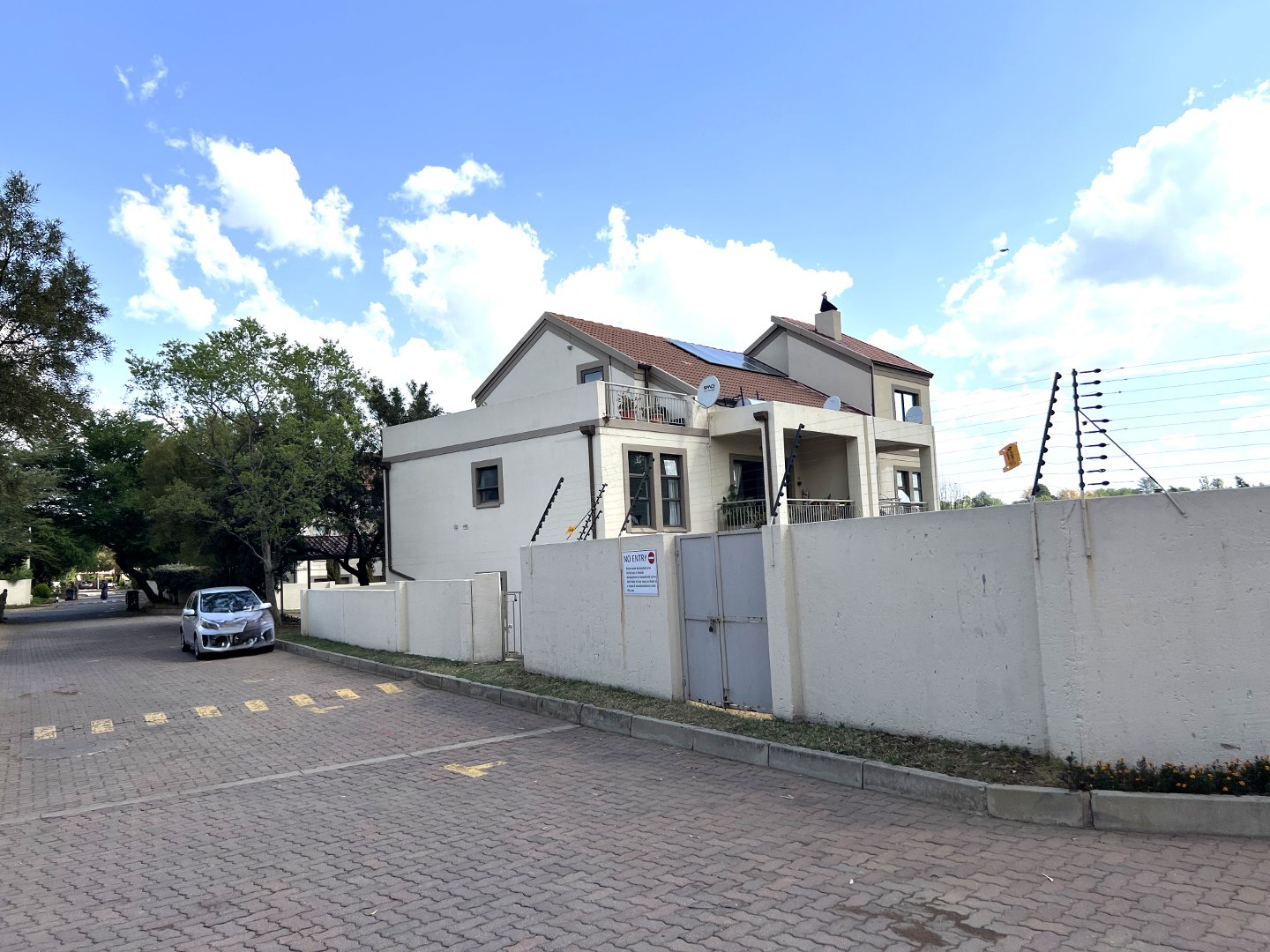 To Let 3 Bedroom Property for Rent in Sunninghill Gauteng