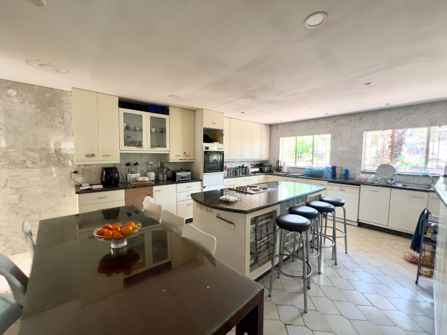 7 Bedroom Property for Sale in Waterkloof Ridge Gauteng