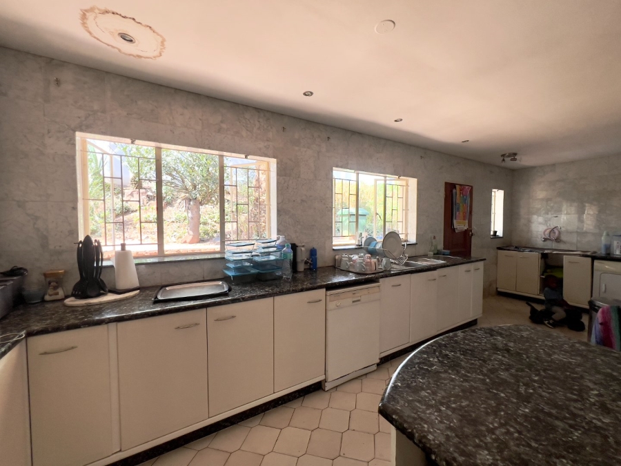 7 Bedroom Property for Sale in Waterkloof Ridge Gauteng