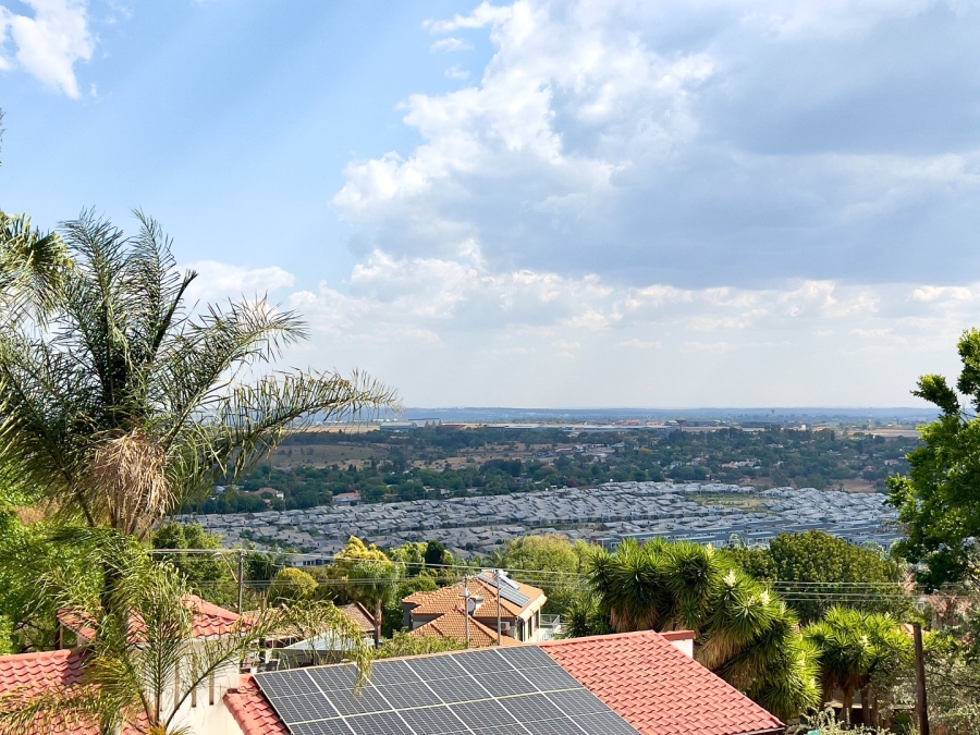 7 Bedroom Property for Sale in Waterkloof Ridge Gauteng