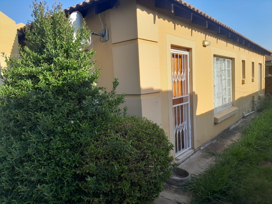 To Let 3 Bedroom Property for Rent in Nkwe Estate Gauteng