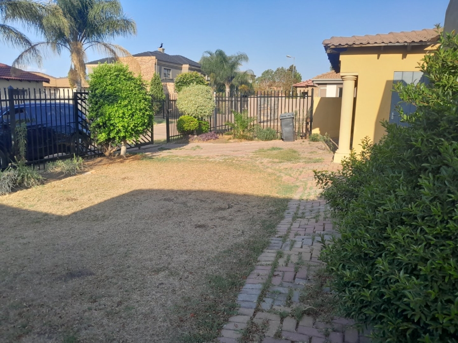 To Let 3 Bedroom Property for Rent in Nkwe Estate Gauteng