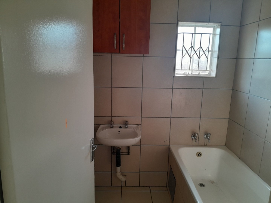 To Let 3 Bedroom Property for Rent in Nkwe Estate Gauteng