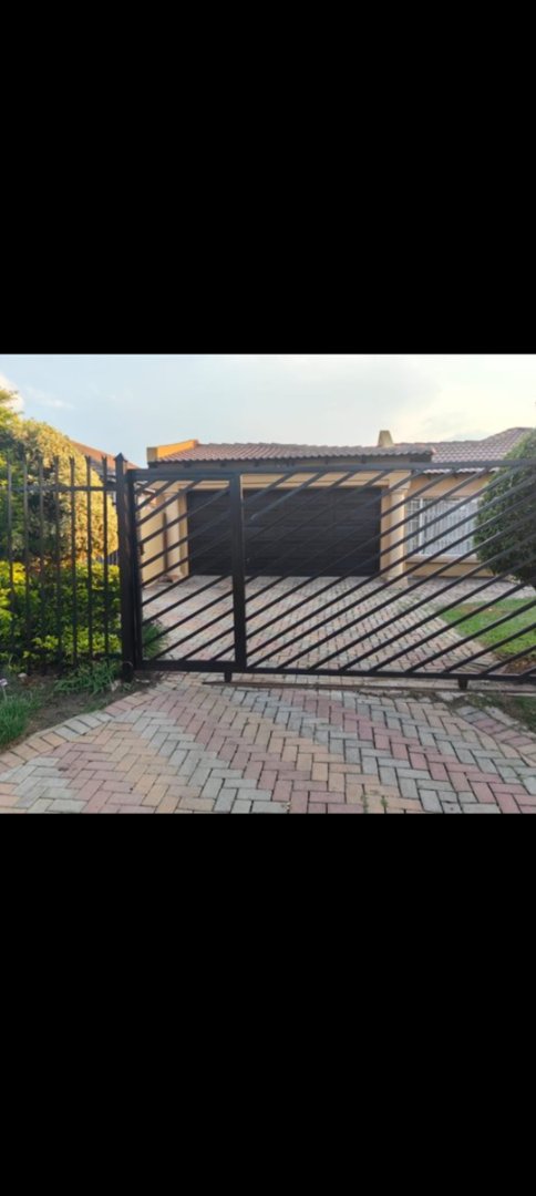 To Let 3 Bedroom Property for Rent in Nkwe Estate Gauteng