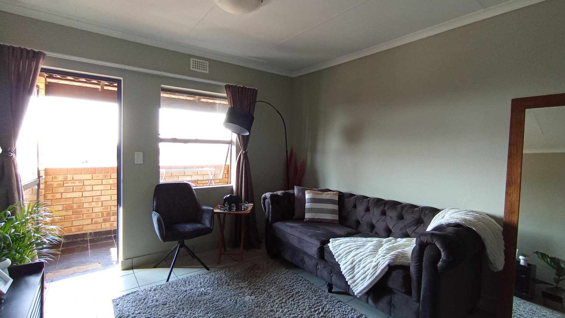 2 Bedroom Property for Sale in Monavoni Gauteng