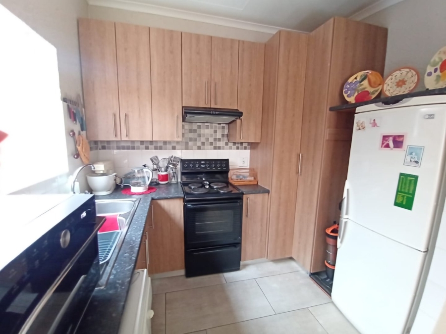 2 Bedroom Property for Sale in Paardekraal Gauteng