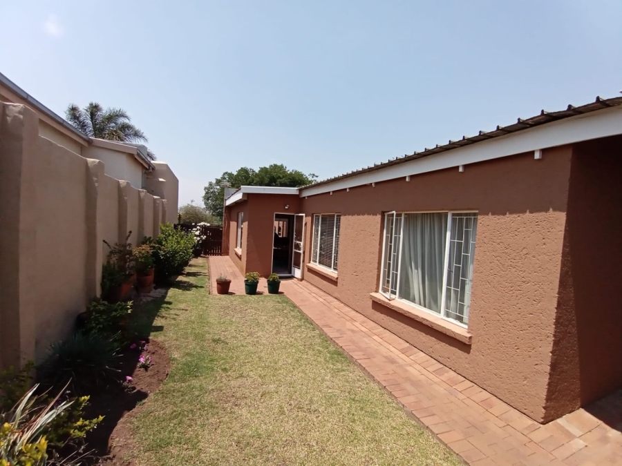 2 Bedroom Property for Sale in Paardekraal Gauteng