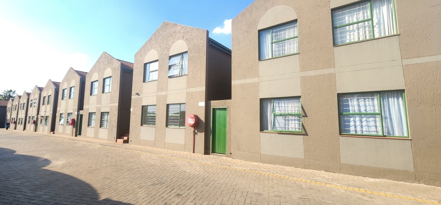 To Let 3 Bedroom Property for Rent in Wierda Park Gauteng