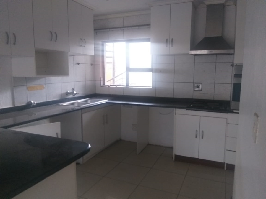 To Let 3 Bedroom Property for Rent in Bryanston Gauteng