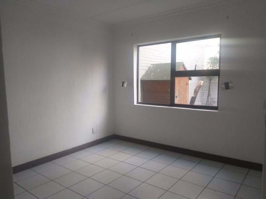 To Let 3 Bedroom Property for Rent in Bryanston Gauteng