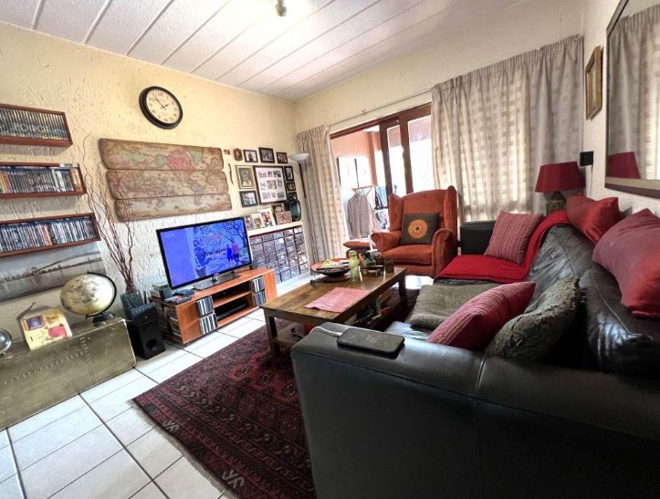 2 Bedroom Property for Sale in Magaliessig Gauteng