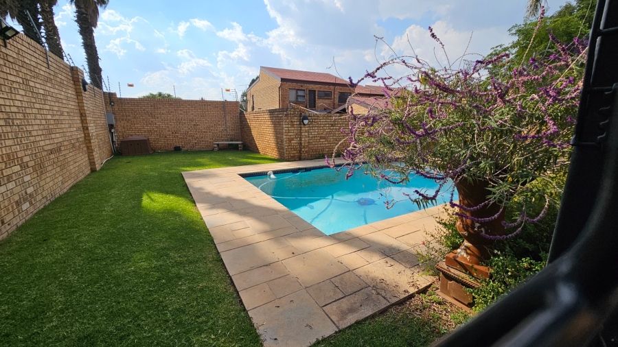 4 Bedroom Property for Sale in Bedford Gardens Gauteng